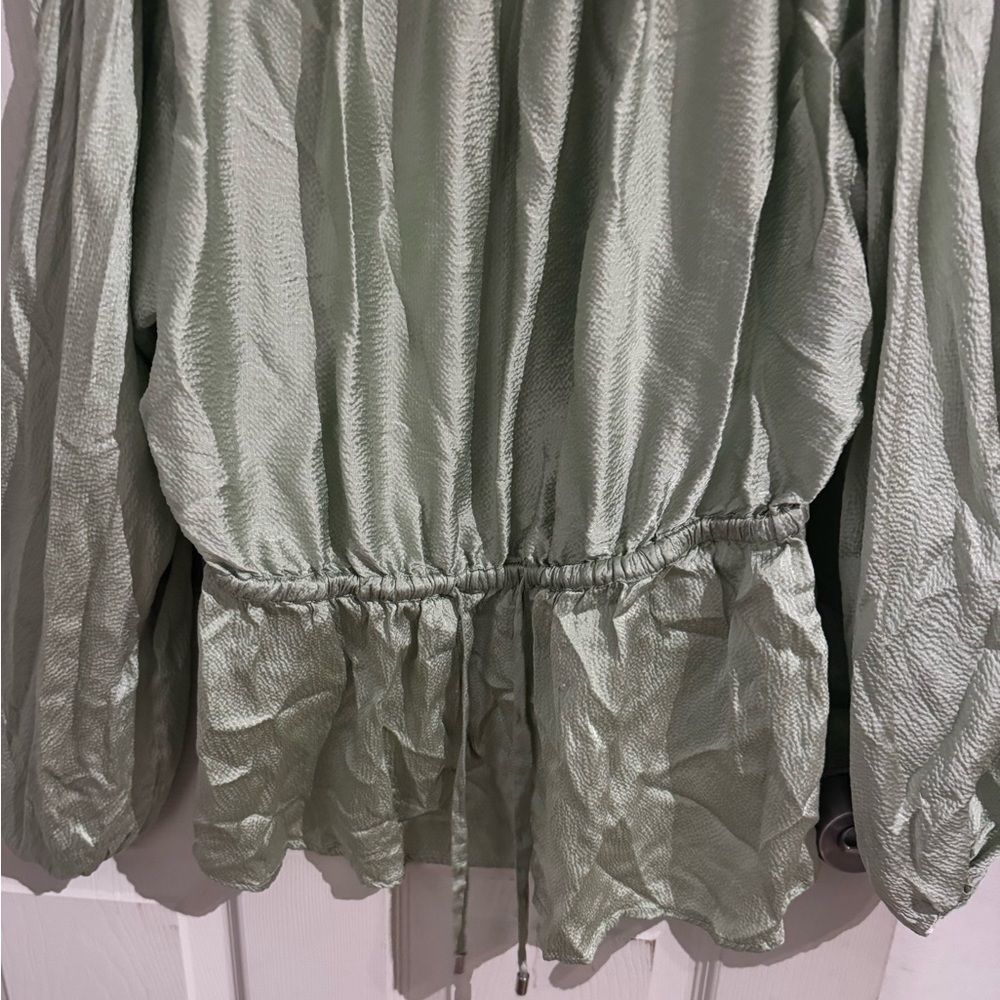Roller Rabbit 100% Silk Peasant Top Size Large - Picture 2 of 12
